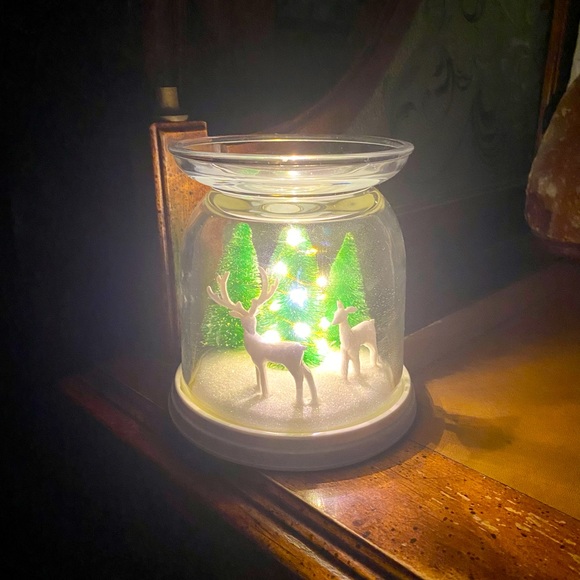 Bath & Body Works Lighted Reindeer Candle Holder - Picture 4 of 5